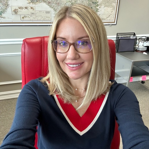 Meet your Posher, Suzanne - Picture 2 of 11